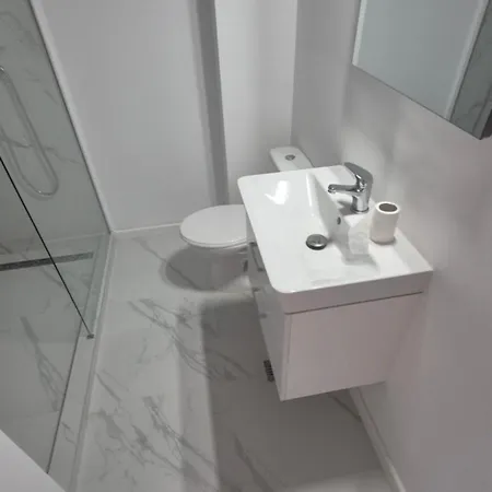 Daire Amelia & Nicole Close To The *