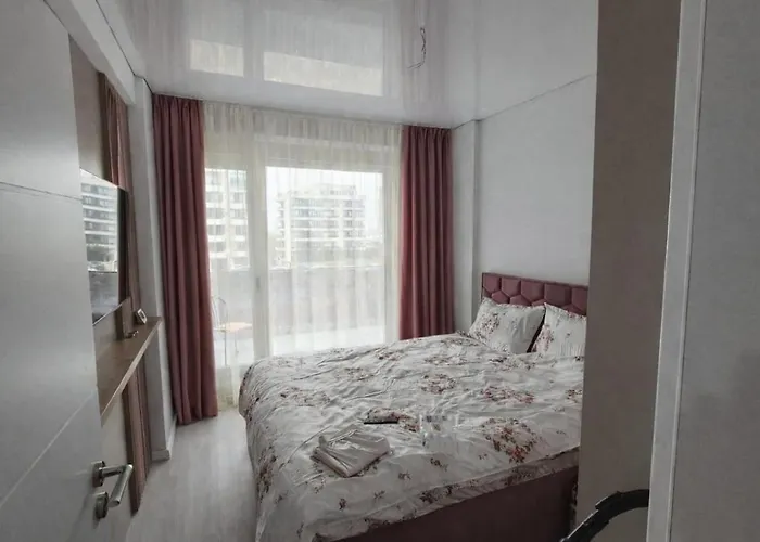 Amelia & Nicole Close To The